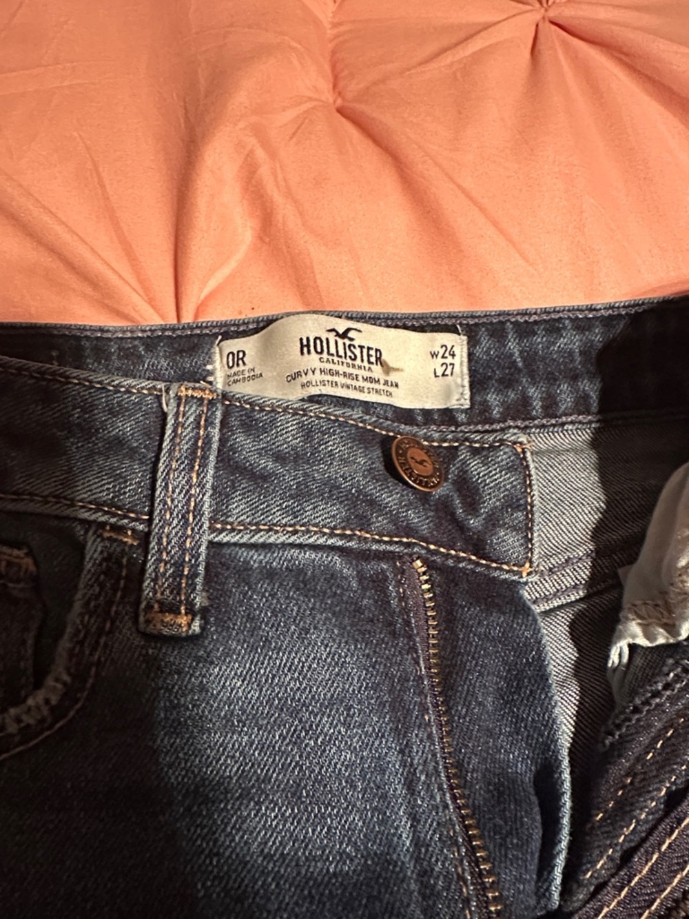 Women’s Curvy High Rise Mom Jean - Picture 2 of 4